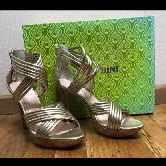 Gianni Bini Gold Heels - Picture 2 of 3